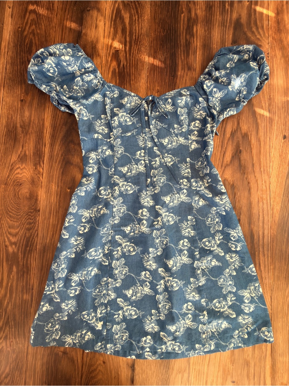 Women’s Blue Floral Puff-Sleeve Top